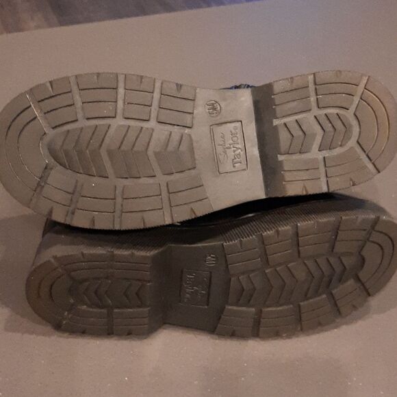 ILIA Black Combat Boots with Ankle Height and Sturdy Sole - Picture 8 of 8